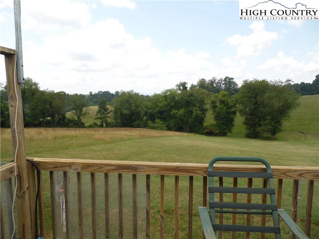 Image number 16 for the current listing