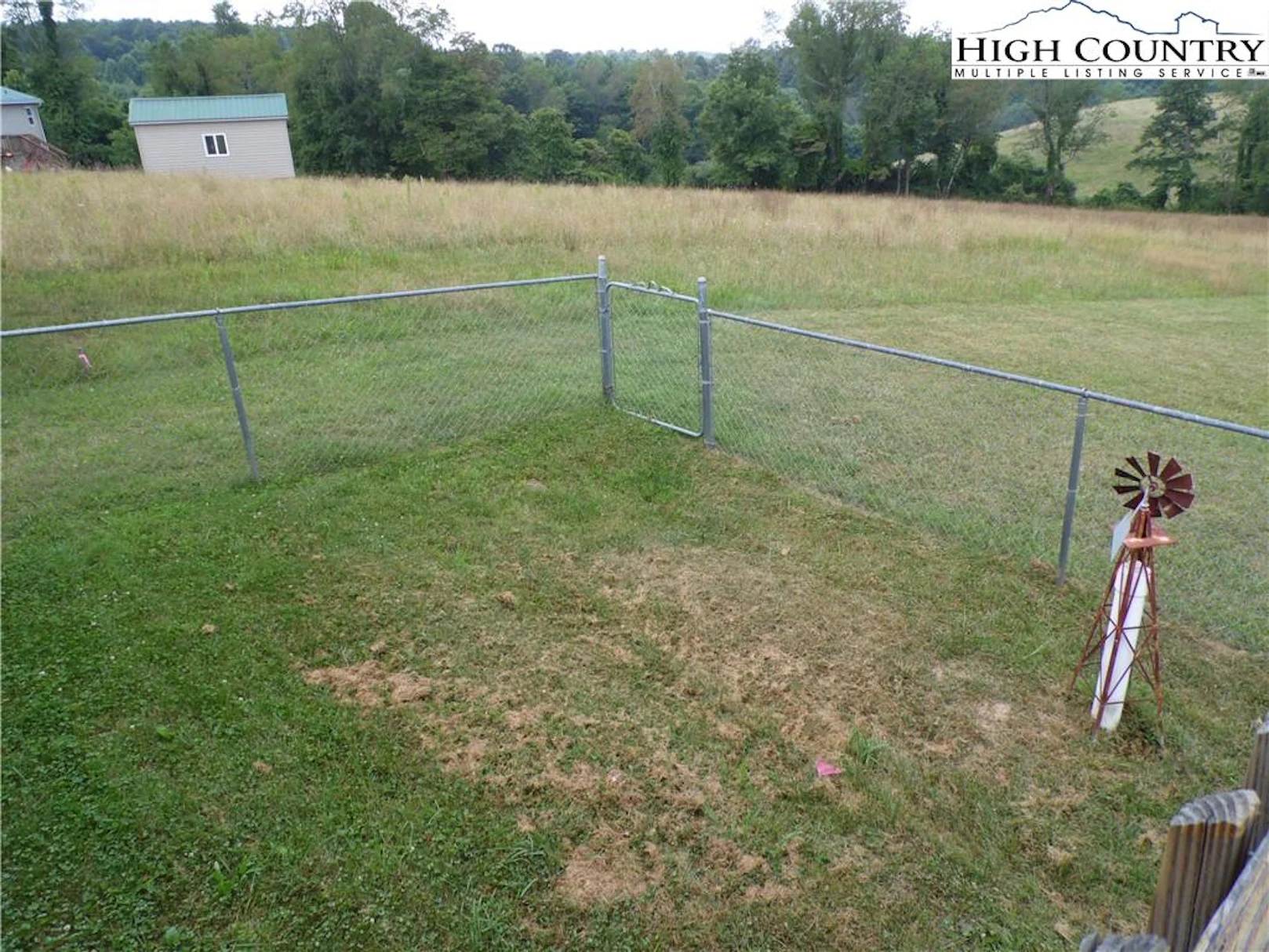 Image number 19 for the current listing