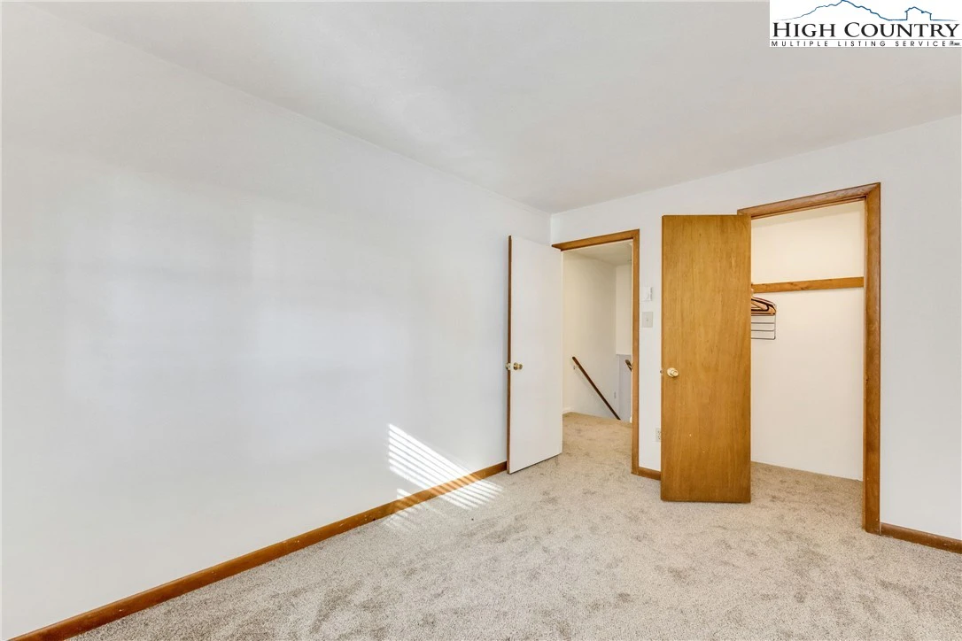Image number 8 for the current listing