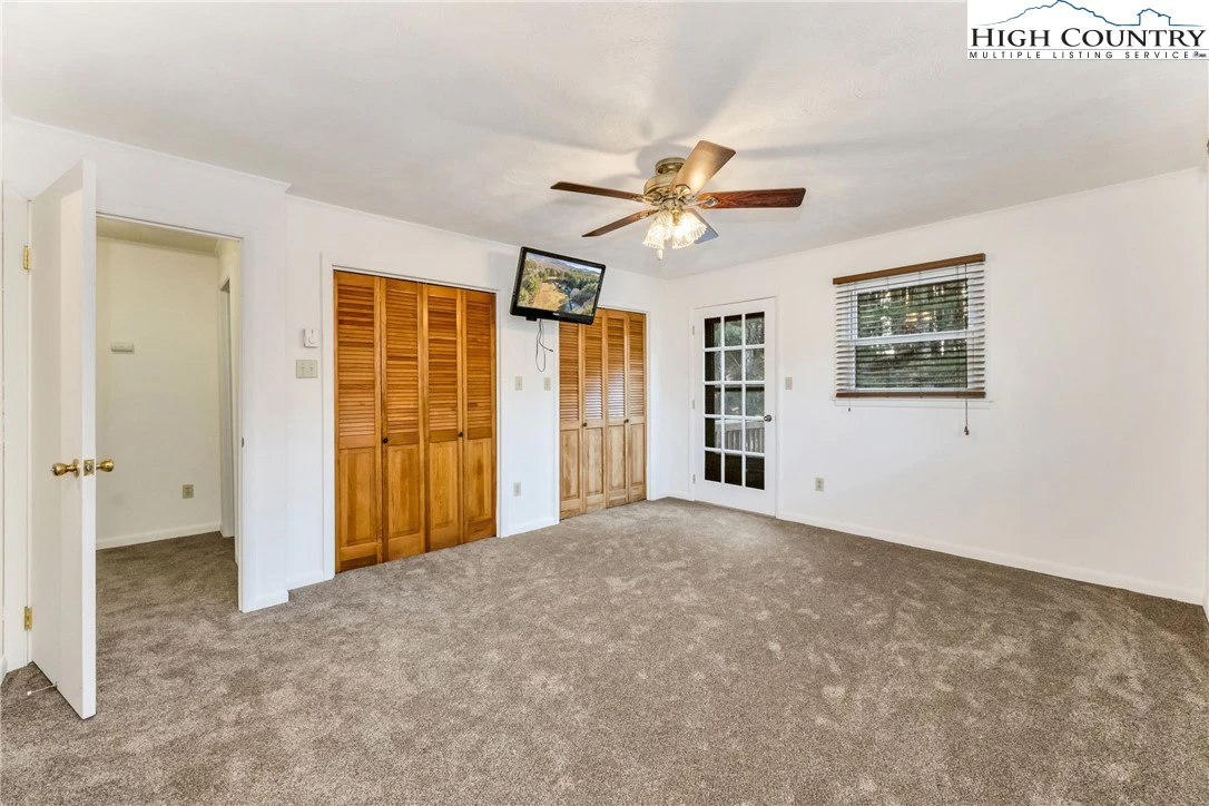 Image number 10 for the current listing
