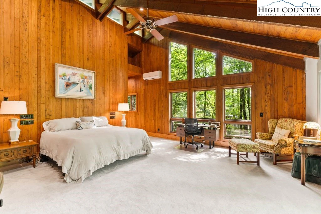 Image number 4 for the current listing