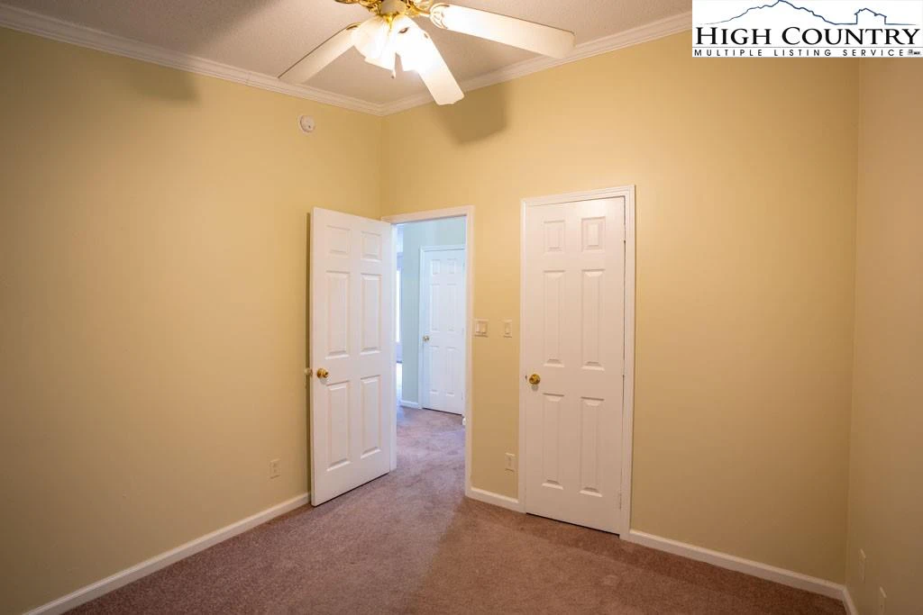 Image number 6 for the current listing