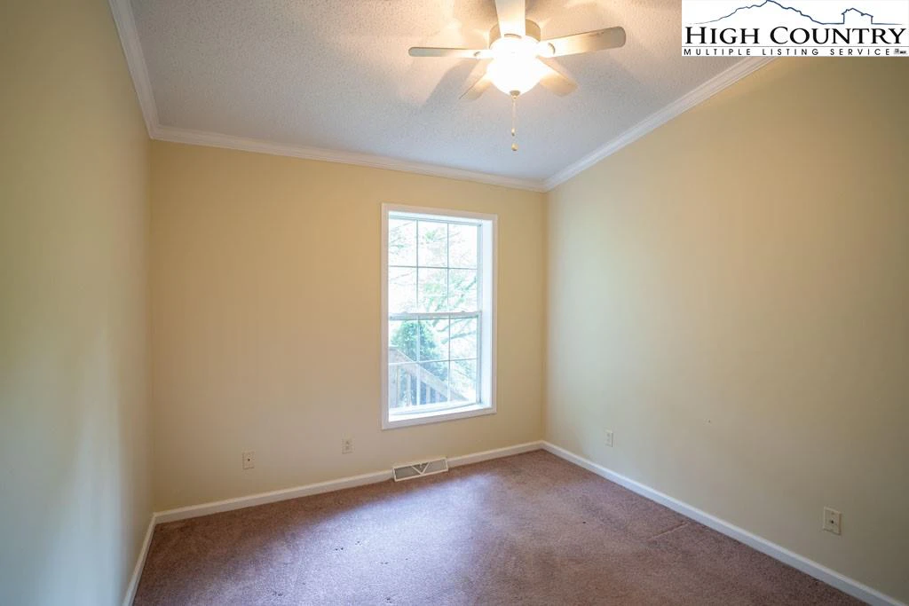 Image number 7 for the current listing