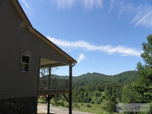 Image number 1 for the current listing