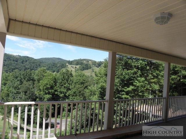 Image number 12 for the current listing