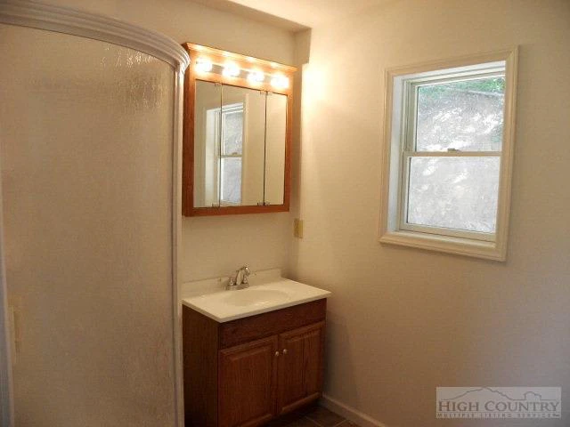 Image number 9 for the current listing