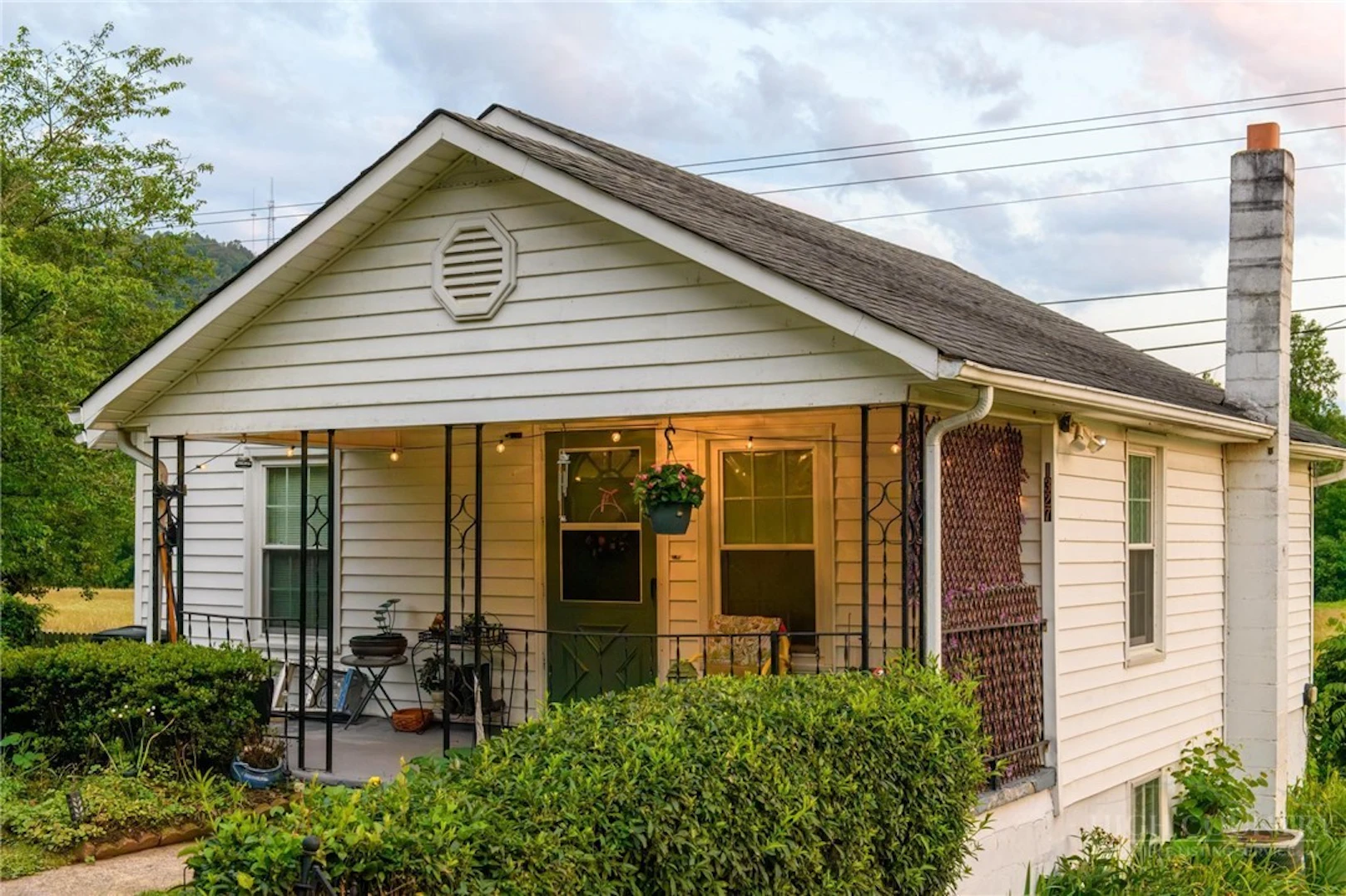 Image number 2 for the current listing