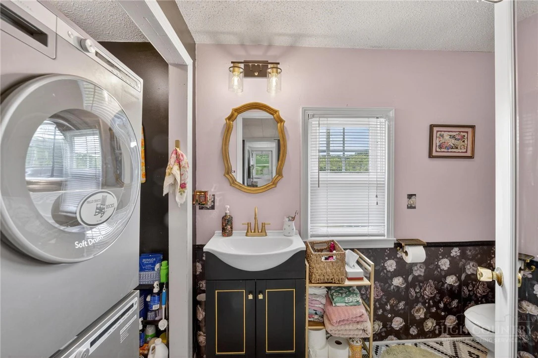 Image number 14 for the current listing