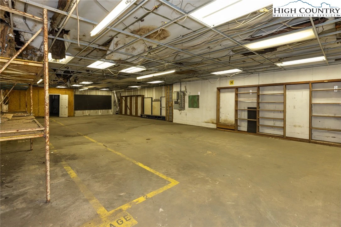 Image number 10 for the current listing