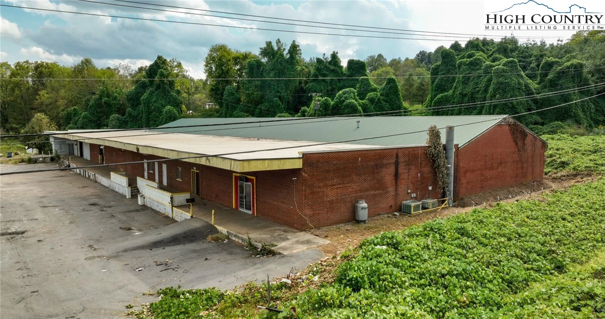 Image number 15 for the current listing
