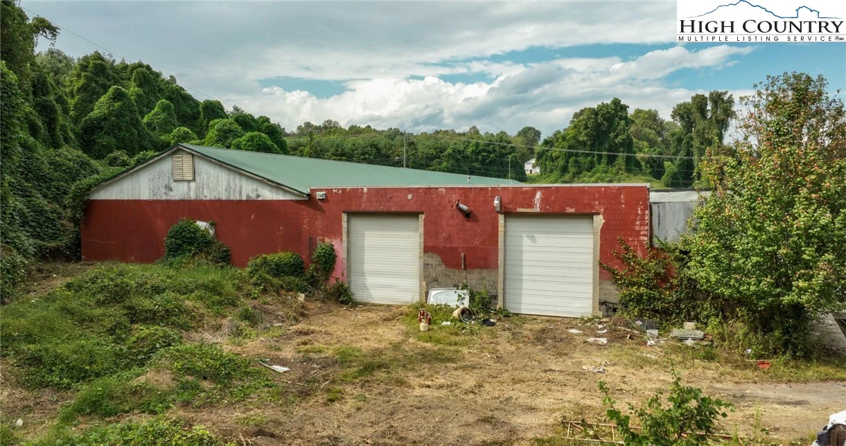 Image number 21 for the current listing