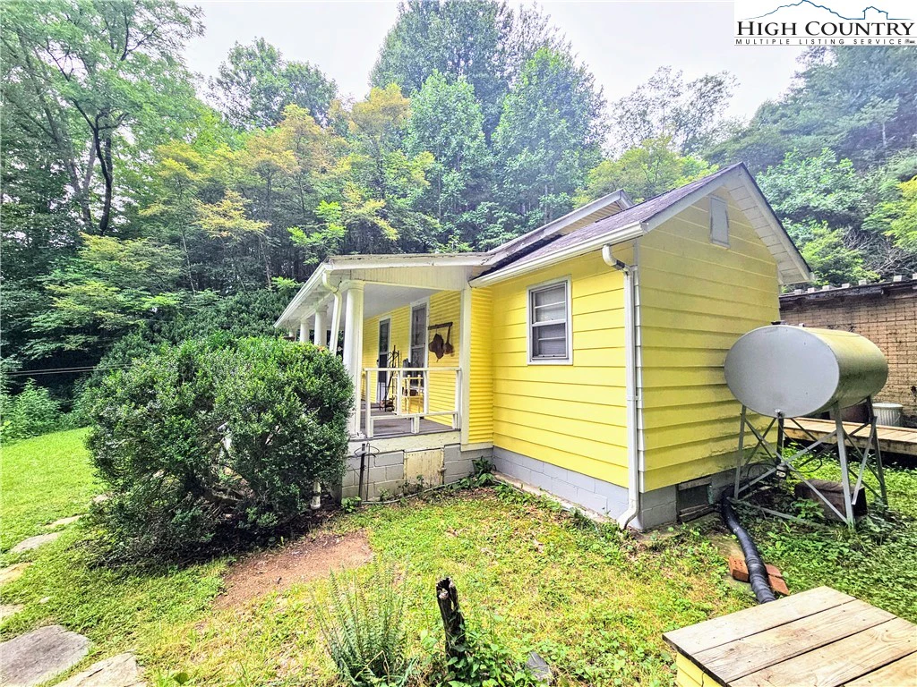 Image number 23 for the current listing