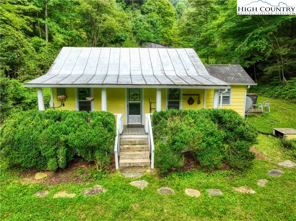 Image number 1 for the current listing