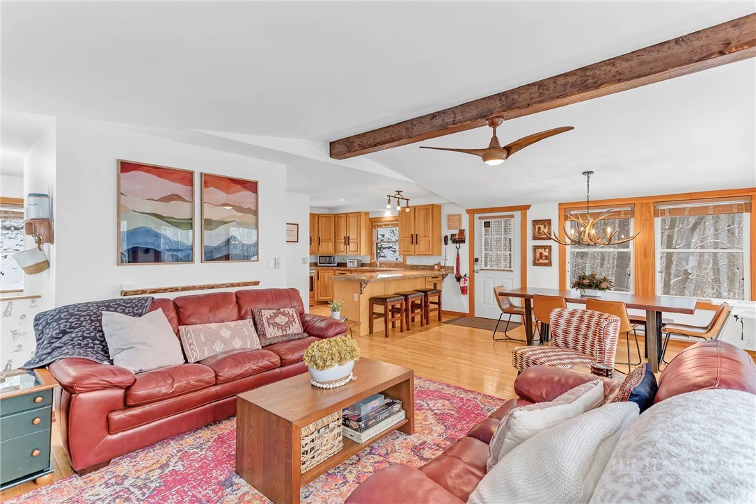 Image number 5 for the current listing
