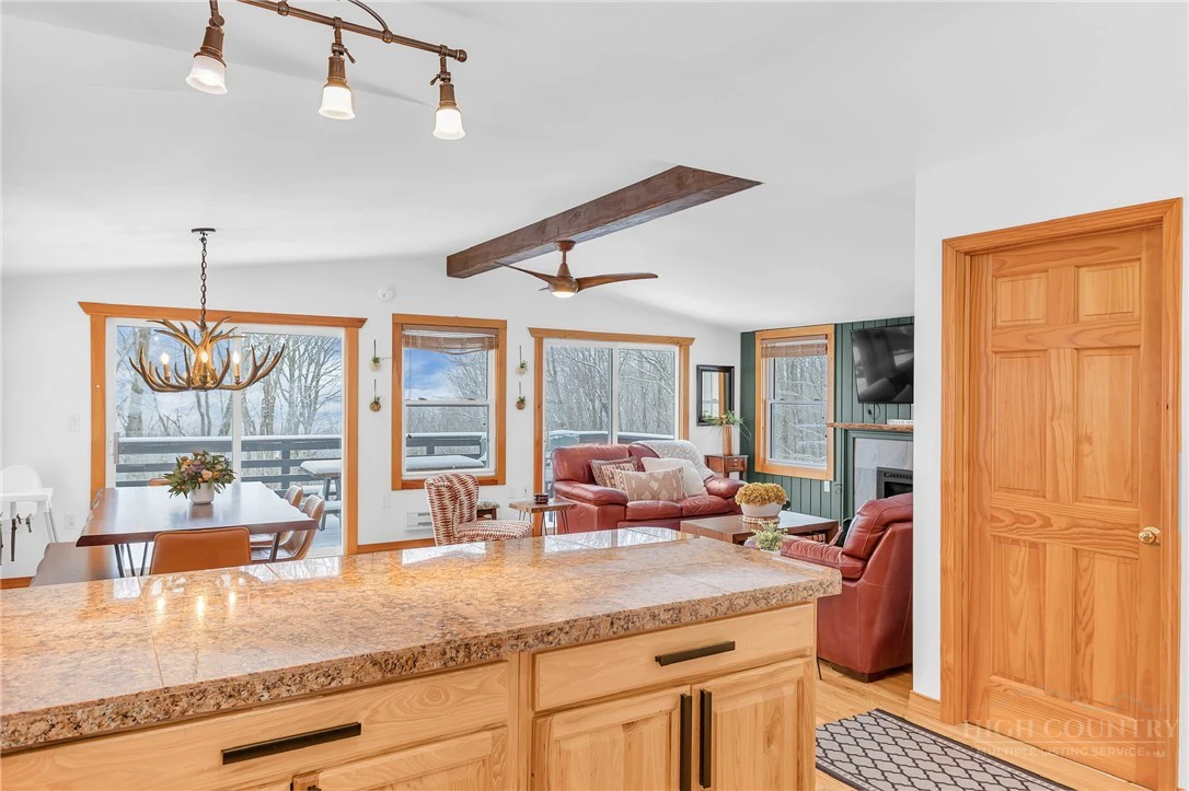 Image number 12 for the current listing
