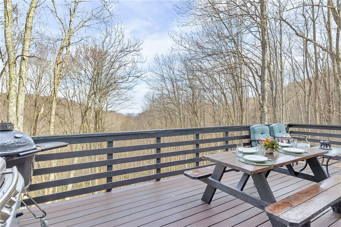 Image number 18 for the current listing