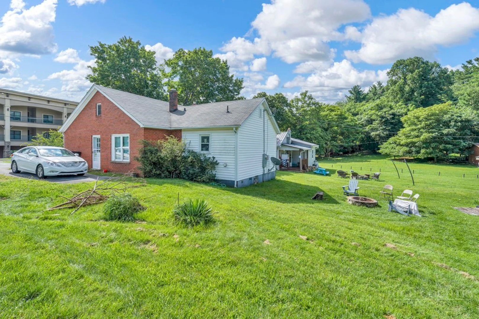 Image number 8 for the current listing
