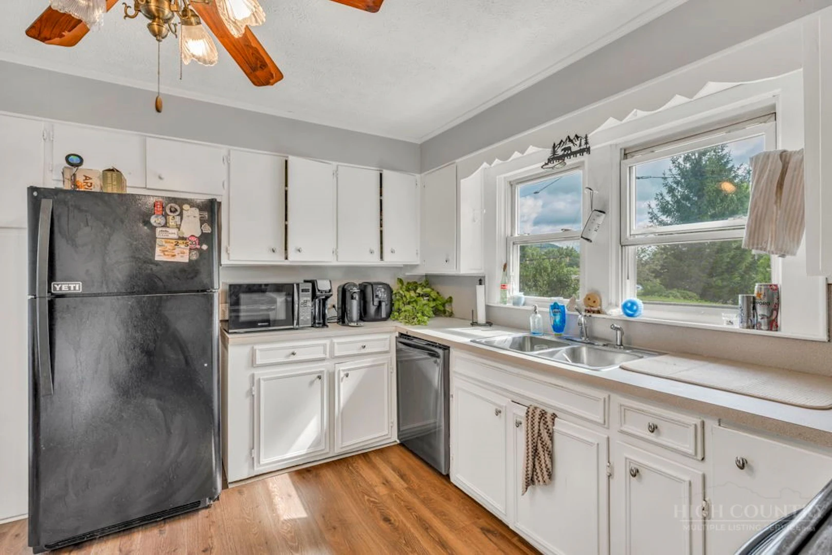 Image number 12 for the current listing