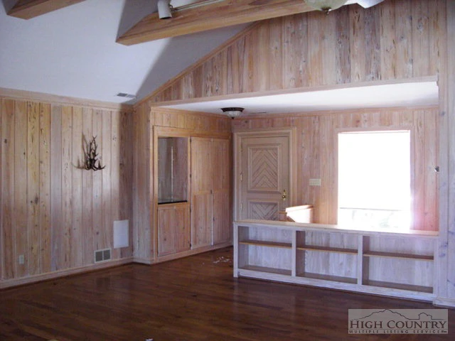 Image number 6 for the current listing