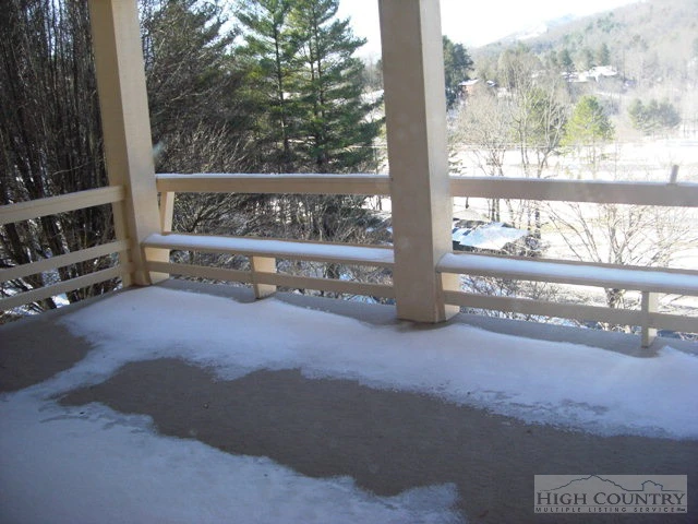 Image number 19 for the current listing