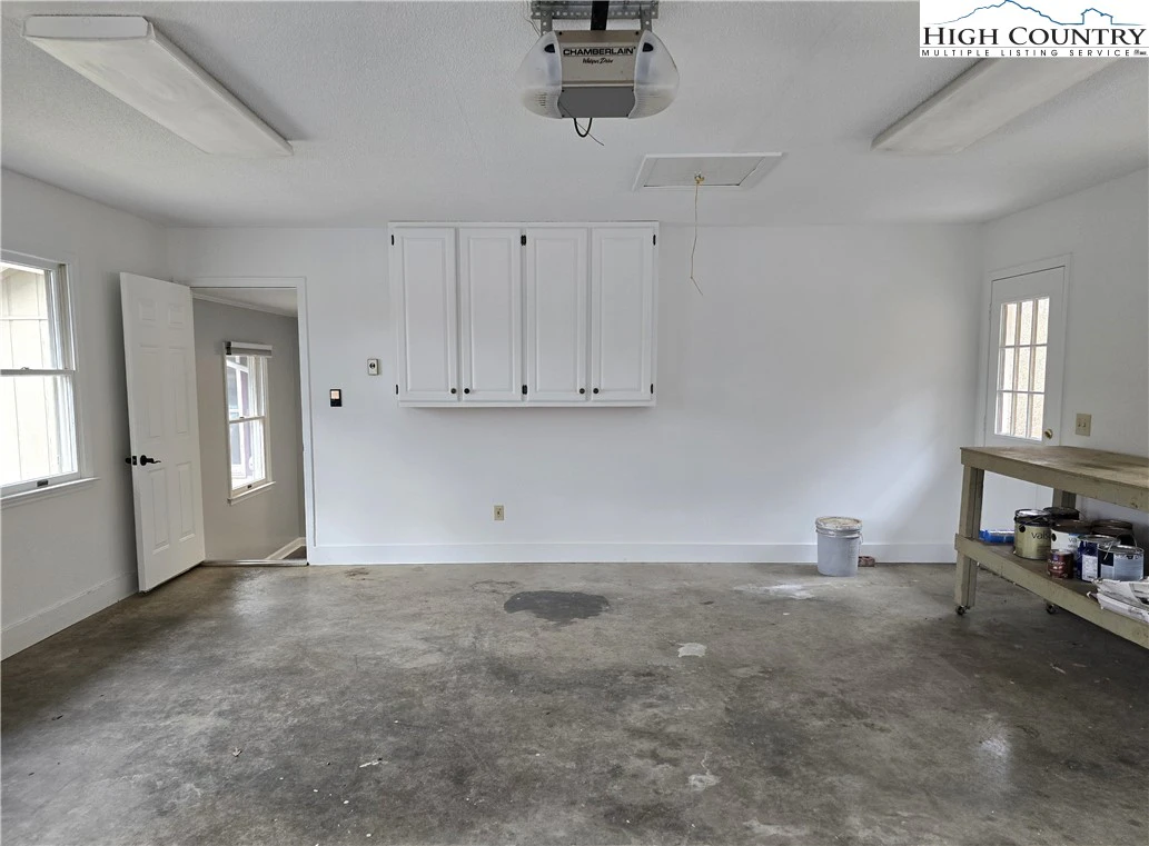 Image number 16 for the current listing