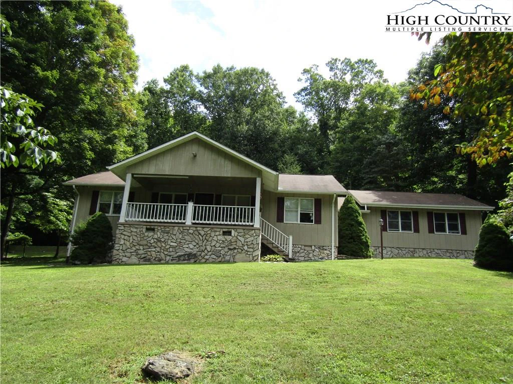 Image number 1 for the current listing