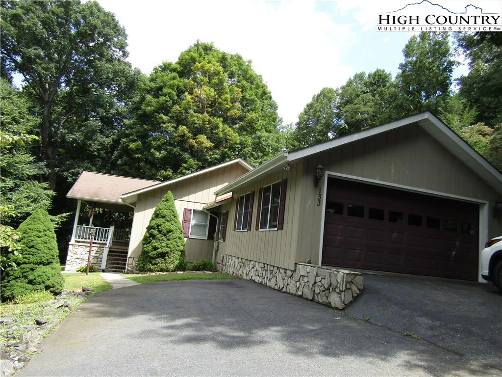 Image number 15 for the current listing