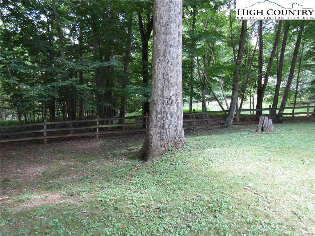 Image number 14 for the current listing