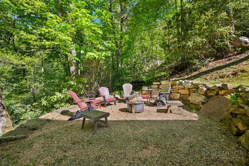 Image number 19 for the current listing