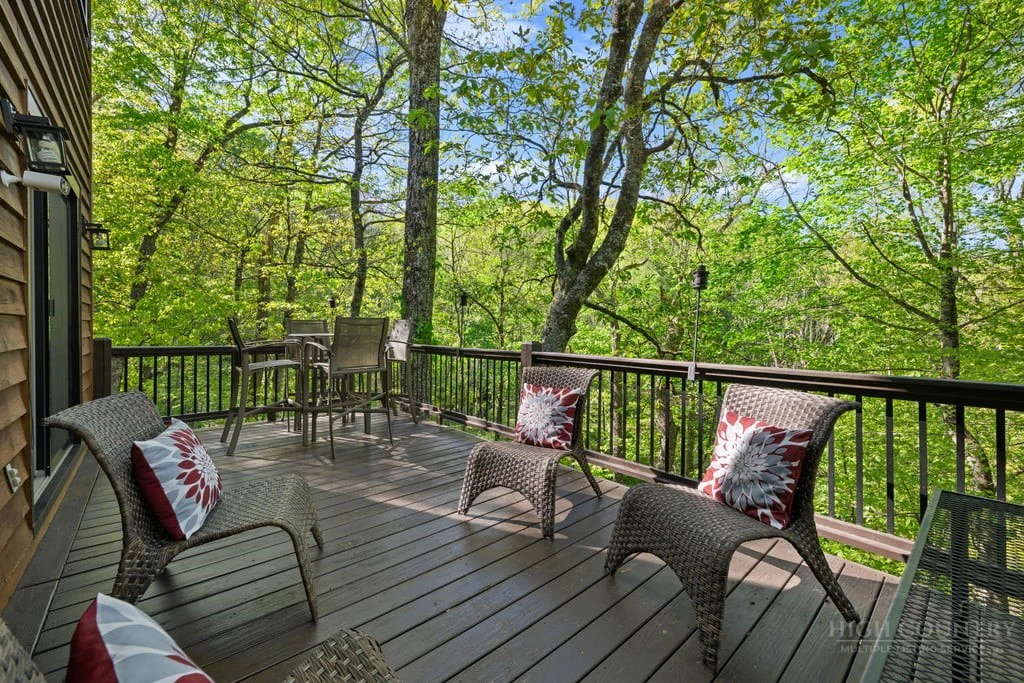 Image number 13 for the current listing