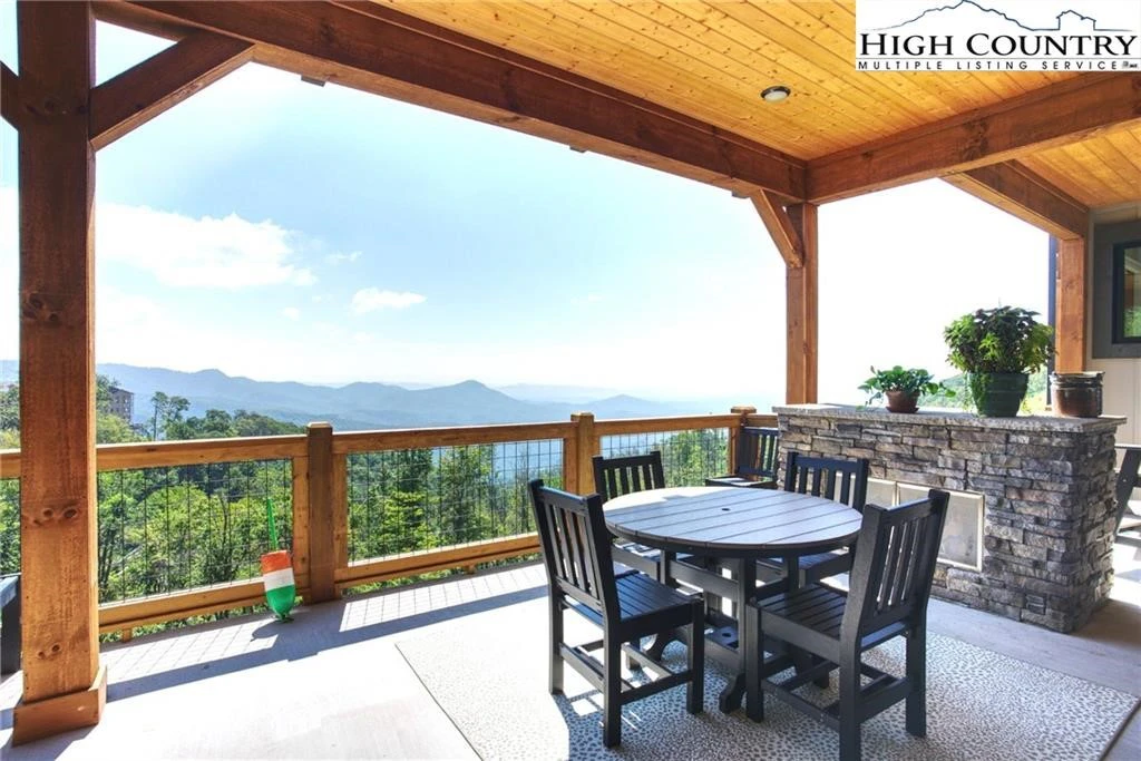 Image number 1 for the current listing
