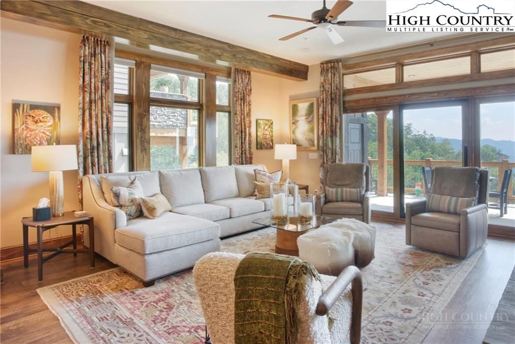 Image number 20 for the current listing