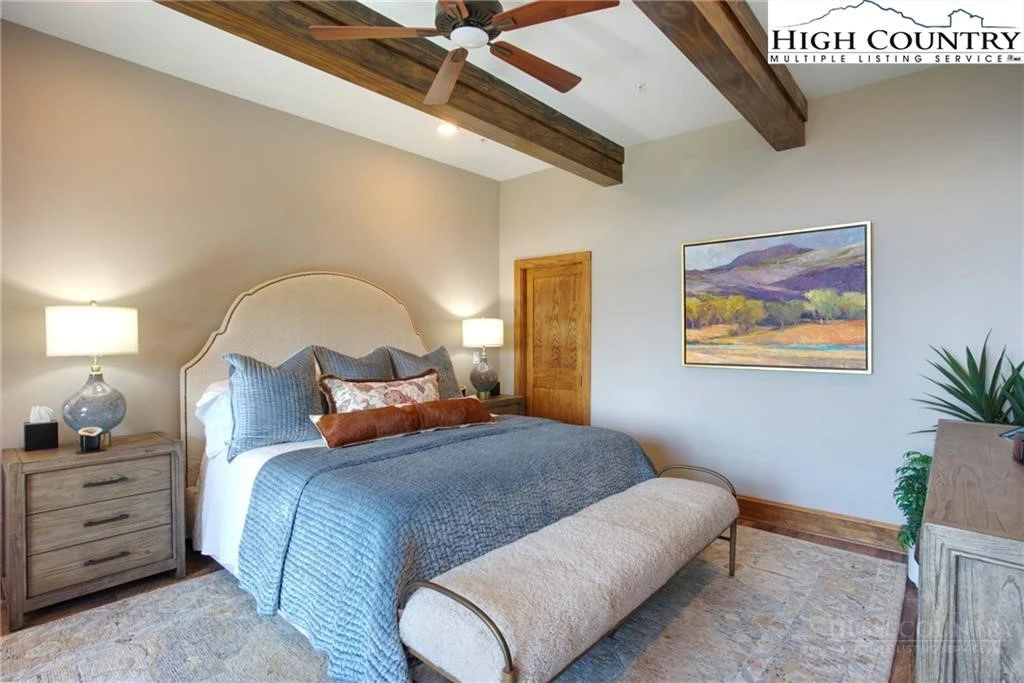 Image number 2 for the current listing