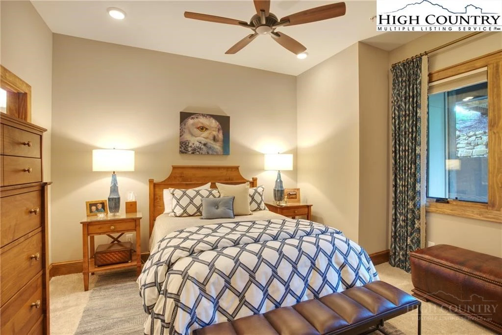 Image number 10 for the current listing