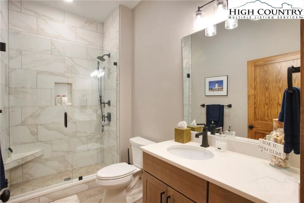Image number 9 for the current listing