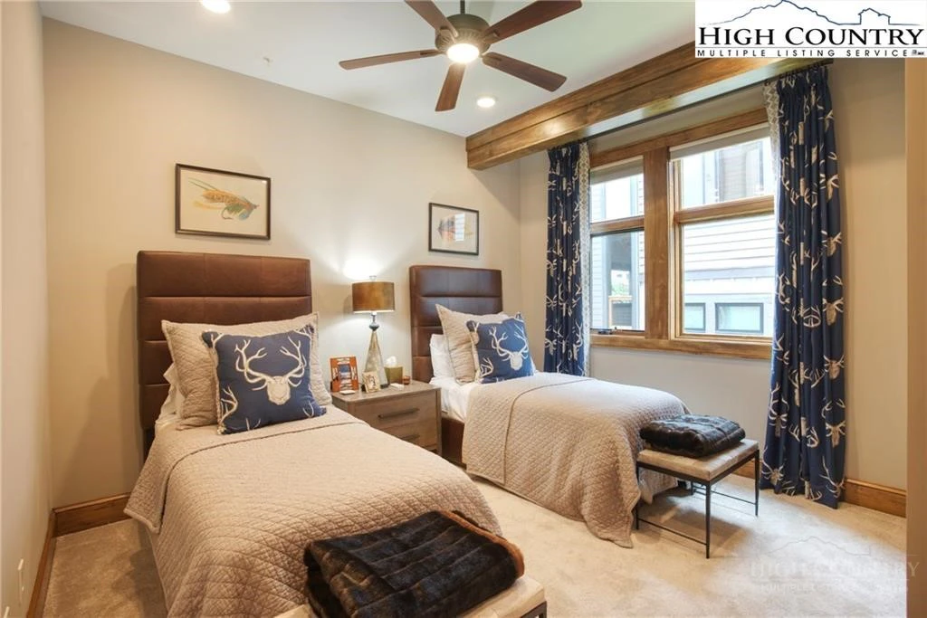Image number 7 for the current listing