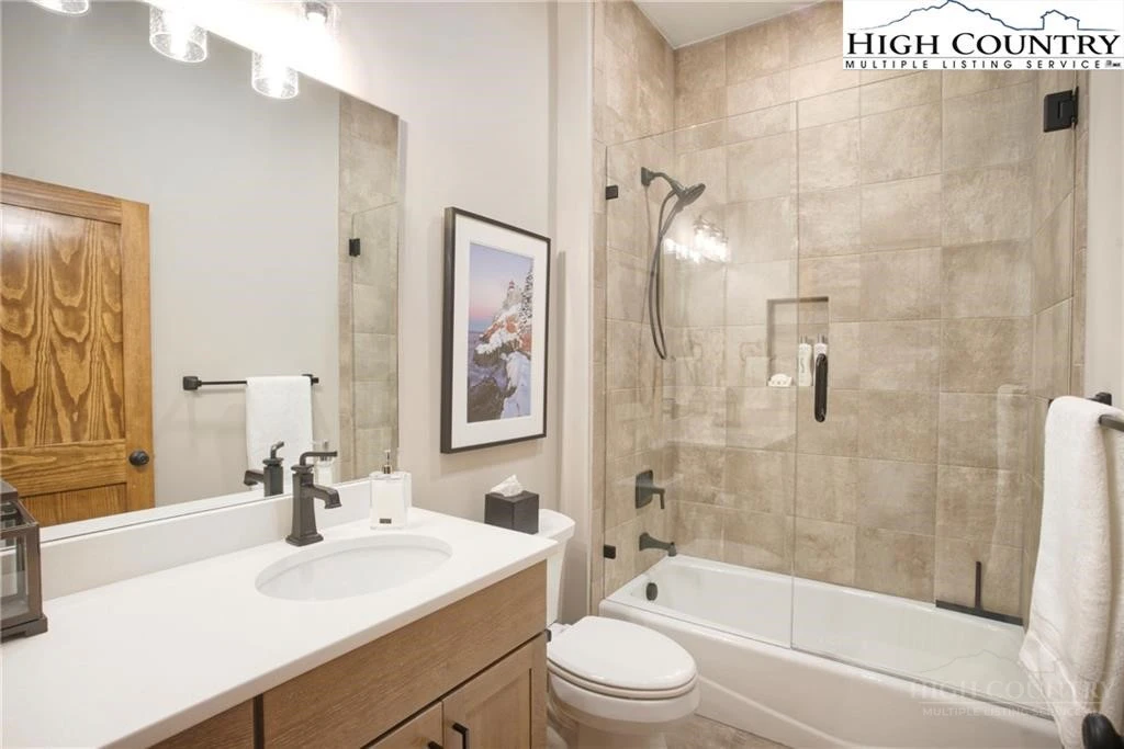 Image number 6 for the current listing