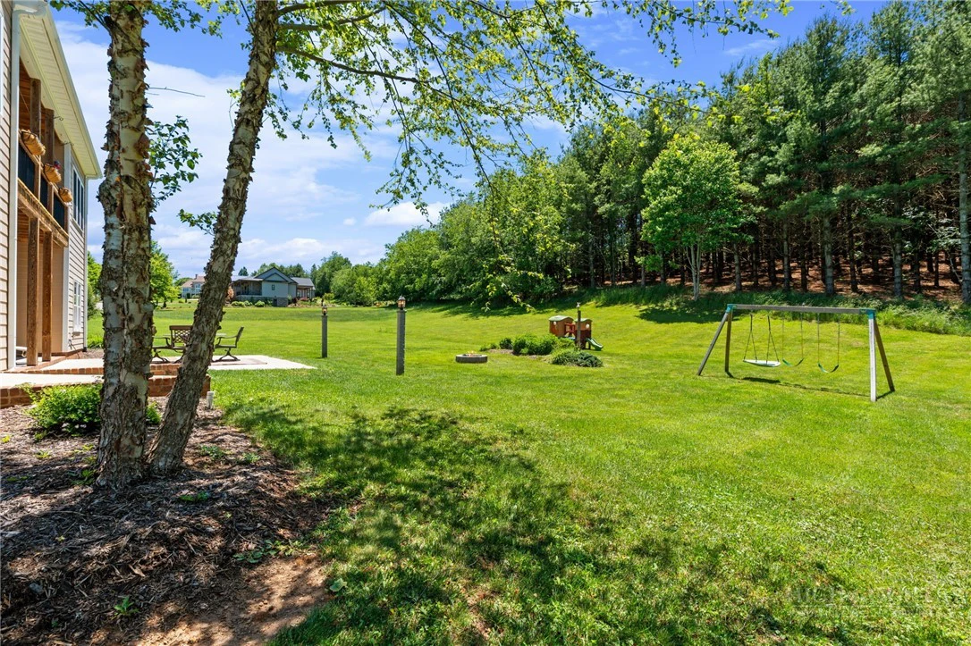 Image number 17 for the current listing