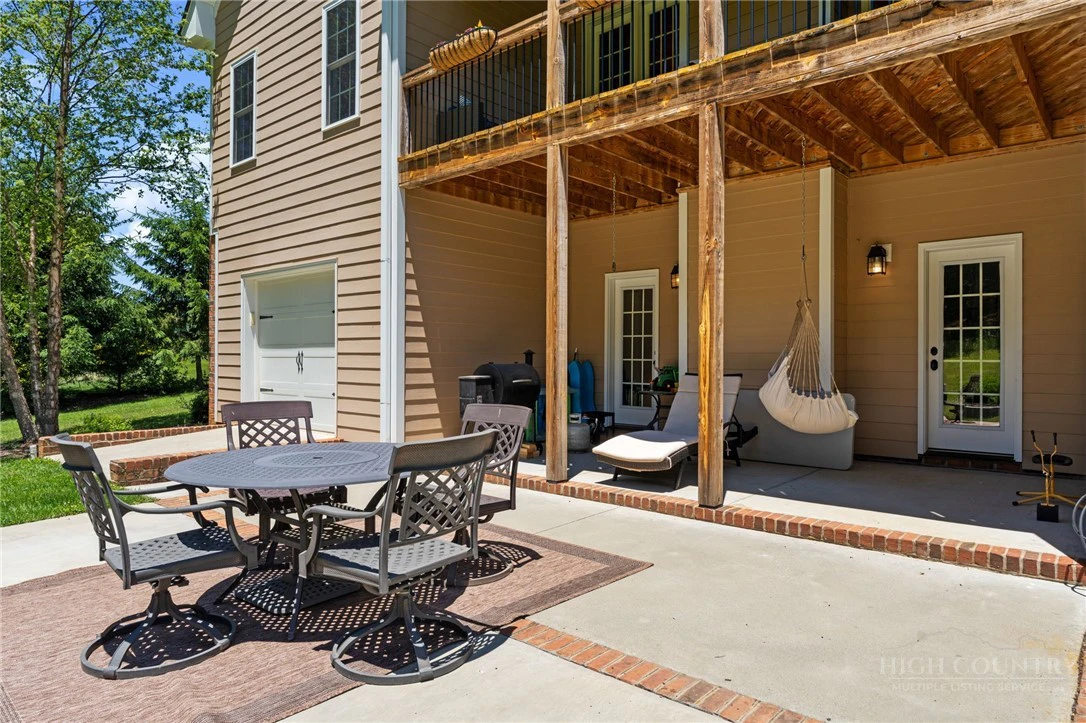 Image number 19 for the current listing