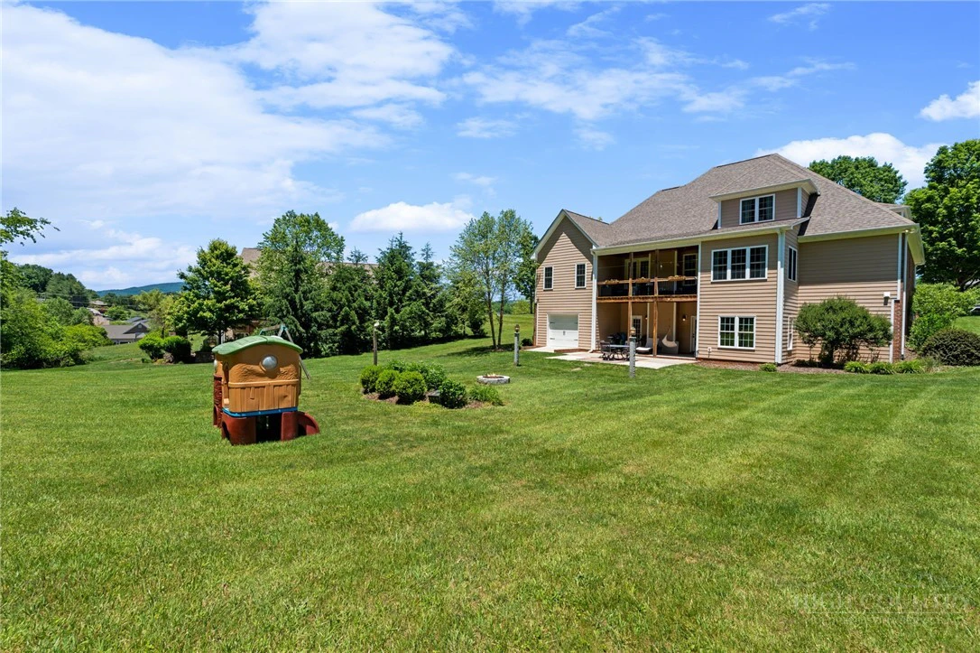 Image number 21 for the current listing