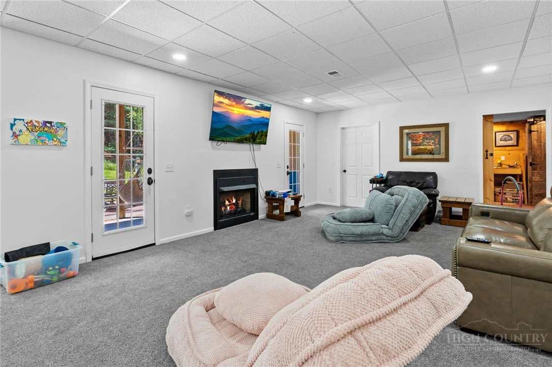 Image number 5 for the current listing