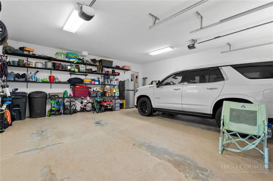 Image number 14 for the current listing