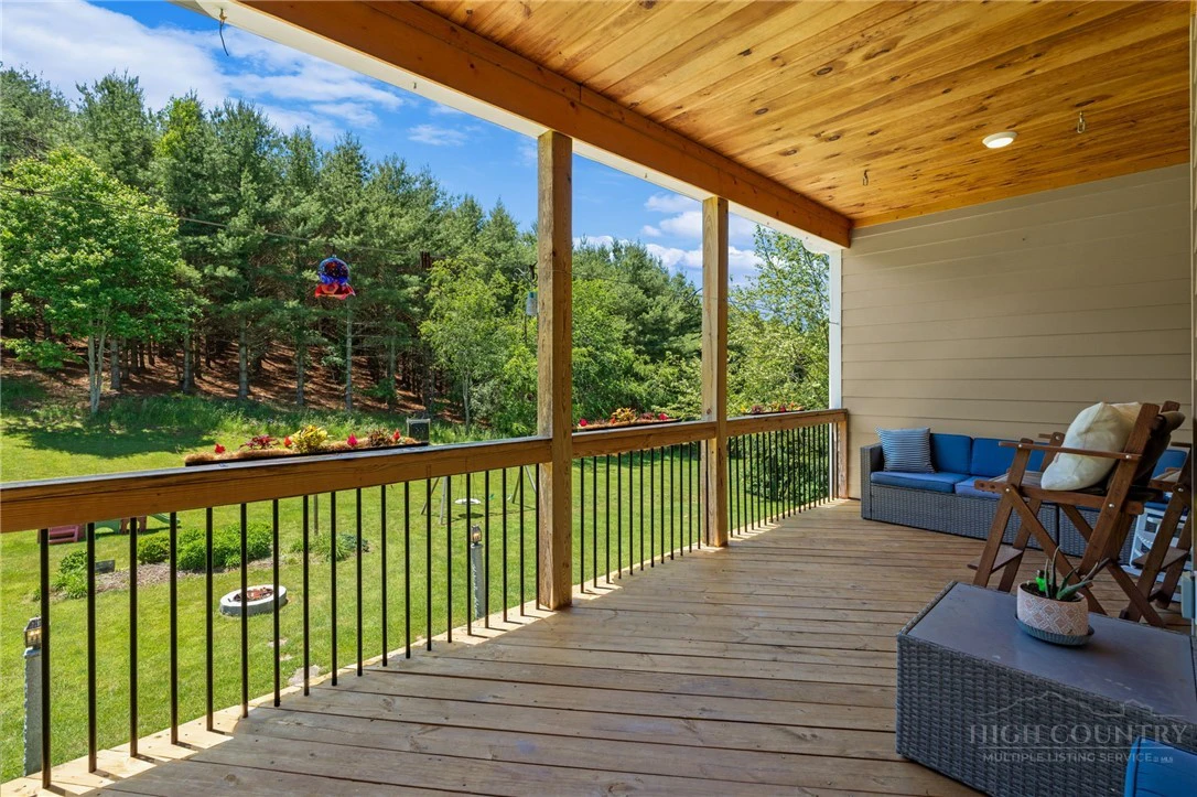 Image number 15 for the current listing
