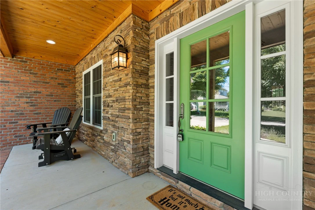 Image number 29 for the current listing