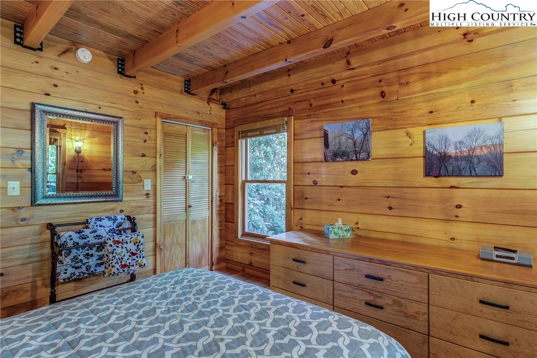 Image number 5 for the current listing