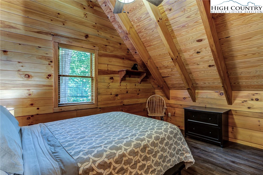Image number 6 for the current listing