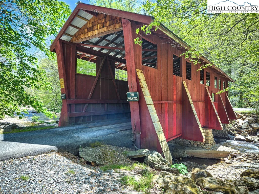 Image number 18 for the current listing