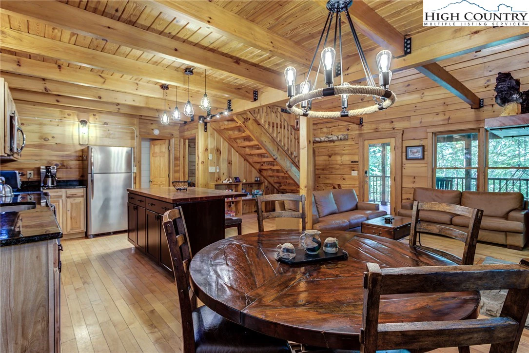 Image number 21 for the current listing