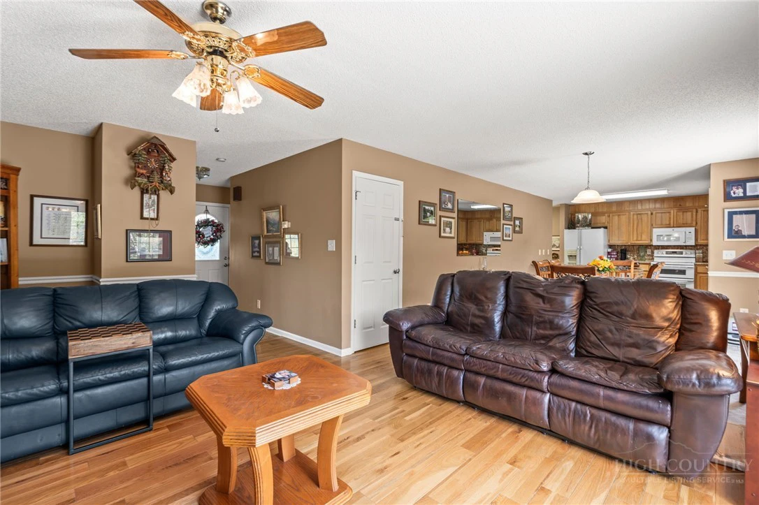 Image number 5 for the current listing