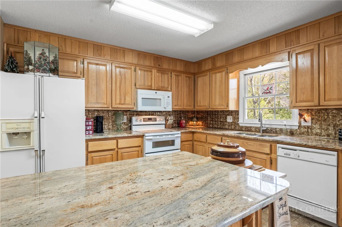 Image number 7 for the current listing